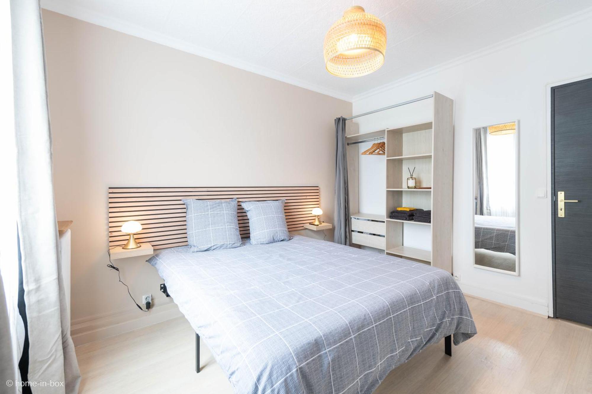 Nid Douillet Entre Paris Et Disney Vaires-sur-Marne Exteriör bild