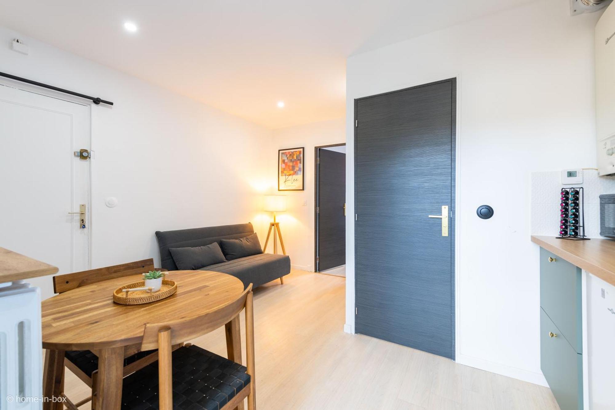 Nid Douillet Entre Paris Et Disney Vaires-sur-Marne Exteriör bild